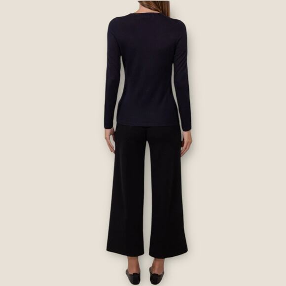 TSE Classic Superfine Cashmere Crewneck in Navy Small - Picture 4 of 9